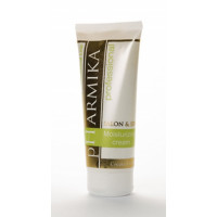 Зволожуючий крем з вітамінним комплексом Фарміка Мoisturizing cream pHarmika