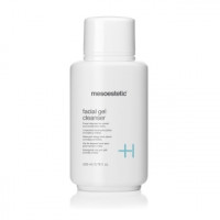 Що очищає гель для нормальної-комбінованої шкіри Мезоестетік Facial gel cleanser Mesoestetic