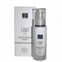 Зволожуючий крем c вітамінами Е + С Доктор Кадір Light E + C Moisturizer Cream Dr. Kadir